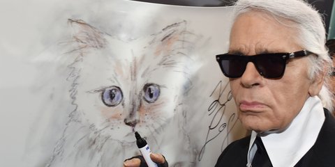 Ο Κάιζερ της μόδας, ο τελευταίος των μεγάλων μόδιστρων δεν μένει πια εδώ