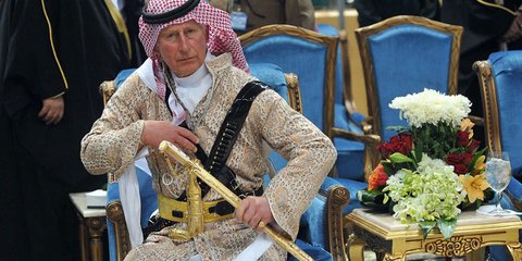 «Η εικόνα της ημέρας»: Ο πρίγκιπας Κάρολος ντυμένος... Αραβας πρίγκιπας