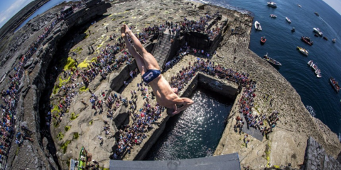 Η εικόνα της ημέρας -Επικίνδυνες καταδύσεις 