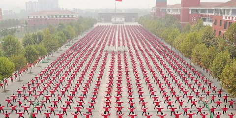 Στην Κίνα... συγχρονίζονται για να σπάσουν ένα ακόμη ρεκόρ Γκίνες