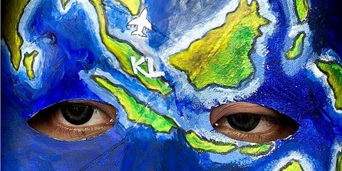 «Η εικόνα της ημέρας»: Δάκρυα και απόγνωση για τους εξαφανισμένους 293 επιβάτες του μοιραίου boeing