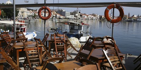 Στη Λέσβο σηκώθηκαν από τα καφενεία... -George Vitsaras / SOOC