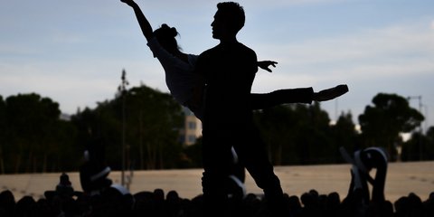 Η Λίμνη των Κύκνων -Πρόβα, έξω, μπροστά στο κοινό, στο ΚΠΙΣΝ