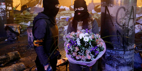 Ερως ανίκατε μάχαν: Γιατί ακόμα και οι ακτιβιστές ερωτεύονται