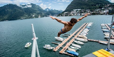 Σαν... πουλί πάνω από τη λίμνη