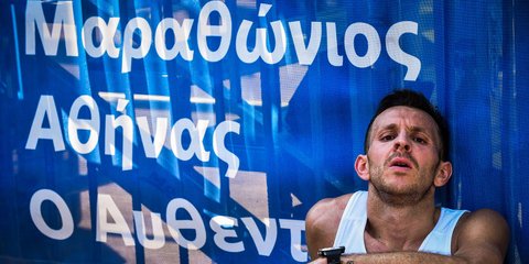 36ος Μαραθώνιος Αθήνας: Η κούραση, η ανακούφιση, η έκσταση σε μια εικόνα-Φωτογραφία: EUROKINISSI/ ΤΑΤΙΑΝΑ ΜΠΟΛΑΡΗ 