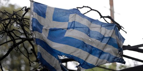 Η συγκλονιστική φωτογραφία του AP που αποτυπώνει την φονική πυρκαγιά στην Ανατολική Αττική -Φωτογραφία: AP Photo/Thanassis Stavrakis