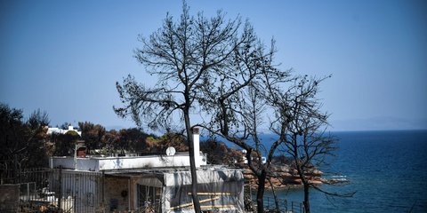 Σαράντα ημέρες από την φονική πυρκαγιά στο Μάτι, οι πληγές χάσκουν ανοικτές -Φωτογραφία: EUROKINISSI/ΜΙΧΑΛΗΣ ΚΑΡΑΓΙΑΝΝΗΣ