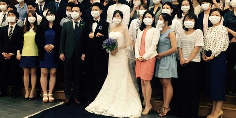 Γάμος στη Νότια Κορέα που απειλείται σοβαρά από τον θανατηφόρο ιό MERS.