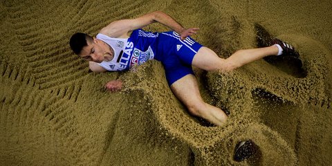 Το άλμα του Μίλτου Τεντόγλου στα 8,38 που του χάρισε το χρυσό μετάλλιο στο ευρωπαϊκό πρωτάθλημα κλειστού στίβου 2019 -Φωτογραφία: EUROKINISSI