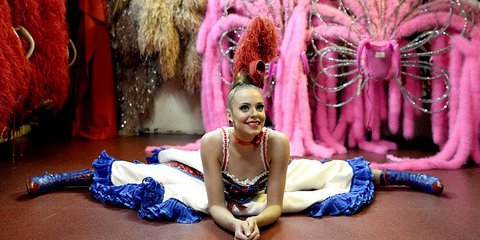 Η εικόνα της ημέρας: Στα παρασκήνια του Moulin Rouge