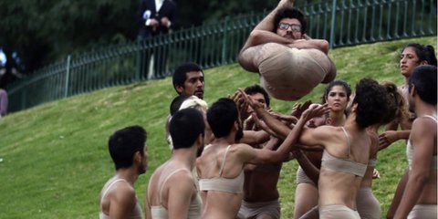 «Η εικόνα της ημέρας»: Πρόβα ομάδας μπαλέτου δημοσίως 