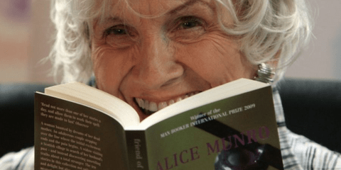 Αυτή η συμπαθής κυρία, Αλις Μανρό, κέρδισε το Nόμπελ Λογοτεχνίας 2013 σε ηλικία 82 ετών. Εγινε διάσημη γράφοντας νουβέλες εμπνευσμένες από την επαρχία του Οντάριο και σε αυτό οφείλεται το γεγονός ότι την αποκαλούν «Η καναδέζα Αντον Τσέχοφ».