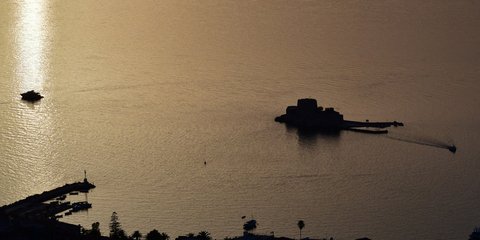 Ηλιοβασίλεμα στο Ναύπλιο 
