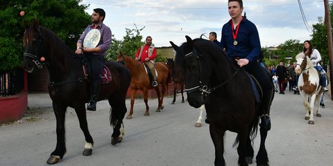 Λιτανεία με άλογα στο Ναύπλιο