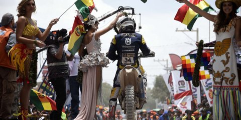 Ράλι Ντακάρ με τον Ολλανδό Ρόμπερτ Βαν Πελτ...