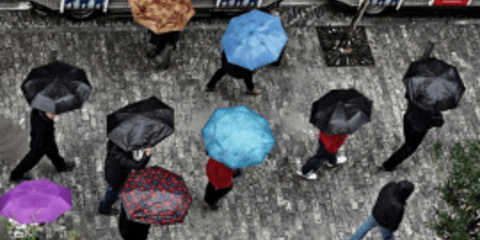 «Ανθρωποι στην πόλη»: Οι Αθηναίοι φωτογραφίζονται στην πραγματική τους ζωή και σοκάρουν [εικόνες]