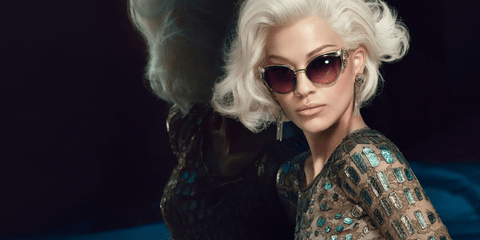 Η Rita Ora είναι η ηγερία της συλλογής του  Roberto Cavalli για το φθινόπωρο και τον χειμώνα 2014. Η 23χρονη βρετανίδα τραγουδίστρια ποζάρει σαν άλλη Μέριλιν Μονρόε με ξανθά μαλλιά, νωχελικές κινήσεις και προκλητικό στόμα.