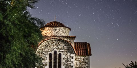 Ο αυγουστιάτικος νυχτερινός oυρανός στην Πελοπόννησο -Φωτογραφία: EUROKINISSI/ΛΥΔΙΑ ΣΙΩΡΗ