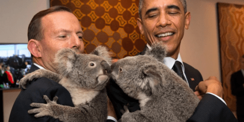 Ο Ομπάμα αγκαλιά με ένα... κοάλα στη Σύνοδο Κορυφής