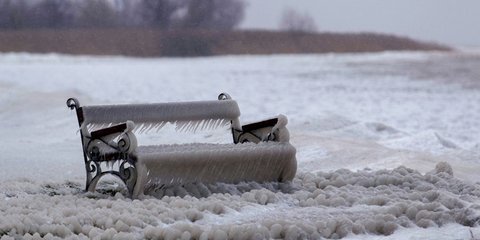 Πάγωσαν και τα παγκάκια στην Ουγγαρία... 