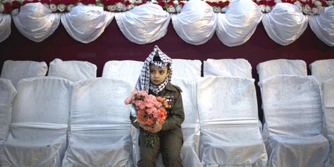 Μια σωστή στρατιώτης στο γάμο 