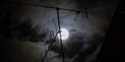 Το γεμάτο φεγγάρι του Νοεμβρίου πάνω από την Αθήνα-EUROKINISSI//Τατιάνα Μπόλαρη