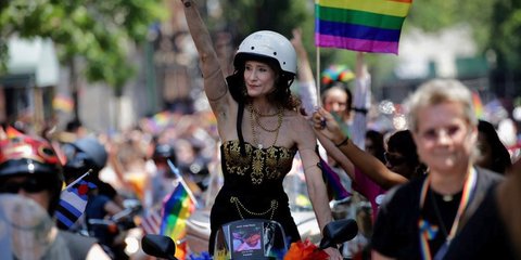 Gay Pride στη Νέα Υόρκη με 34.000 συμμετοχές!