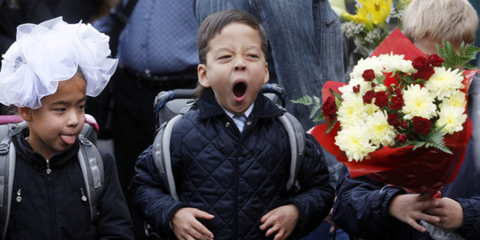 H αγάπη της μητέρας: Ένα πουλάρι γέρνει στη μητέρα του σε έναν ιδιωτικό ζωολογικό κήπο στην περιοχή του Κερετάρο στο Μεξικό. «Με γοήτευσε το νεότερο μέλος της οικογένειας αλόγων που έτρεχε στη φάρμα» θυμάται ο φωτογράφος του National Geographic Οσκαρ Μεδί