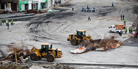 Τα «απομεινάρια» της πλατείας Ταξίμ μετά την επίθεση των δυνάμεων του Ερντογάν - Οι μπουλντόζες απομακρύνουν τα τελευταία σημάδια αντίστασης