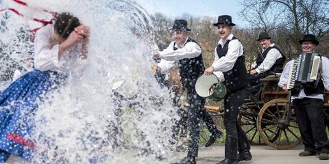 Πασχαλινά μπουγελώματα