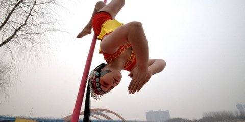 Pole dancing σε θερμοκρασίες κάτω από το 0...