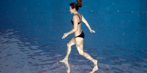 Περπατώντας στην επιφάνεια του νερού 