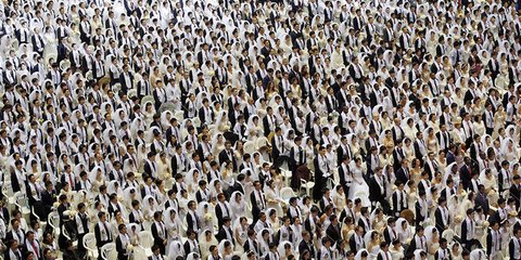 Χιλιάδες νύφες και γαμπροί 