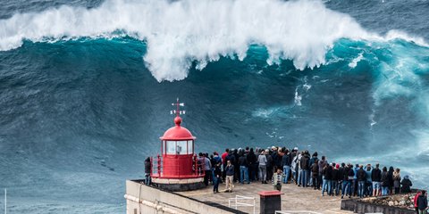 Xαζεύοντας τα κύματα