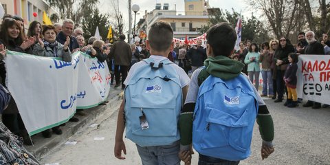 Ετσι υποδέχθηκαν σήμερα τα προσφυγόπουλα στο 13ο και 33ο Δημοτικό στο Περιστέρι -Φωτογραφία: Intimenews/ΛΙΑΚΟΣ ΓΙΑΝΝΗΣ