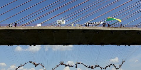 Ομαδικό bungee jumping στη Βραζιλία... 