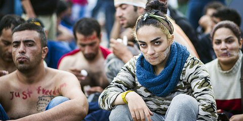 Μετανάστες στην Ειδομένη έραψαν τα στόματά τους... 