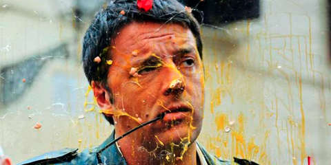 Αυγά για τον Ρέντσι...