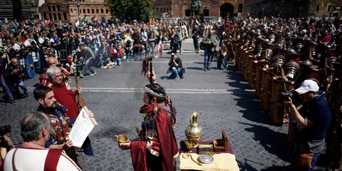Γιορτές για την ίδρυση της Ρώμης στην Αιώνια Πόλη – Φωτογραφία: AP Photo/Andrew Medichini