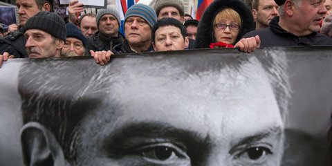 Στους δρόμους οι Μοσχοβίτες για τη δολοφονία του Νεμτσόφ...