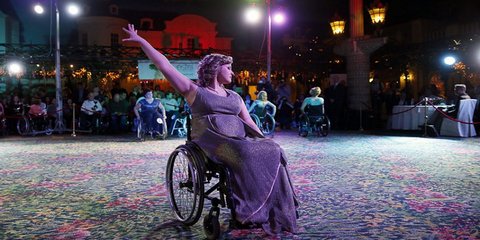 Οταν η δύναμη ψυχή υπερνικάει τα φυσικά εμπόδια: Ενας συγκινητικός διαγωνισμός ομορφιάς στη Ρωσία