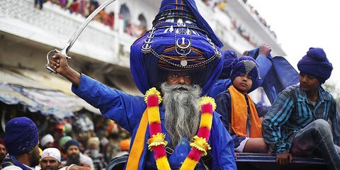 Η μεγαλοπρέπεια των Σιχ στο ετήσιο φεστιβάλ Χόλι της Ινδίας