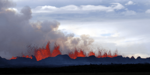 Συντριβάνια λάβας [εικόνα]