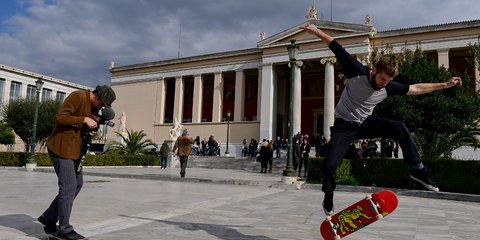Skateboarding στο κέντρο της Αθήνας