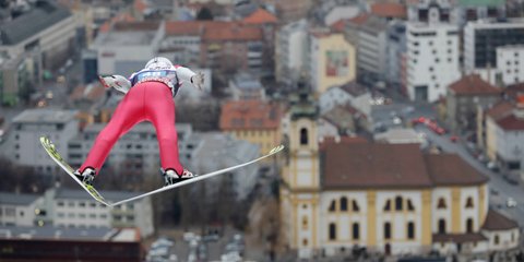Αλμα στο κενό στο Ινσμπρουκ της Αυστρίας -Φωτογραφία: AP Photo/Matthias Schrader