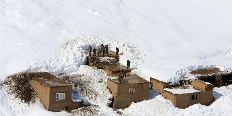 Χιονοστιβάδα σκέπασε τα προάστια της Καμπούλ