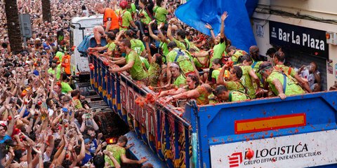 Στην Ισπανία ξεκίνησε το ετήσιο φεστιβάλ τοματοπόλεμου -Φωτογραφία: AP Photo/Alberto Saiz