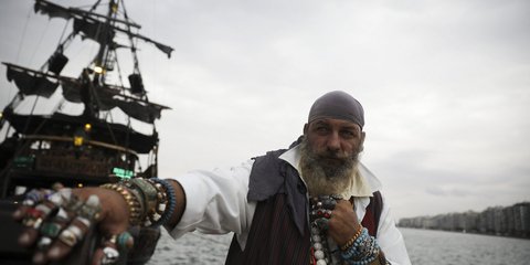 Ο... Τζακ Σπάροου της Θεσσαλονίκης: Κι όμως υπάρχει στη νέα Παραλία -Φωτογραφία: Intimenews/ΤΟΣΙΔΗΣ ΔΗΜΗΤΡΗΣ