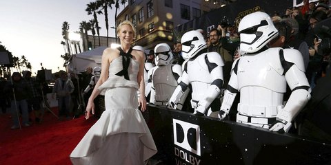 Star Wars πρεμιέρα: Κόκκινο χαλί και για ρομπότ... 